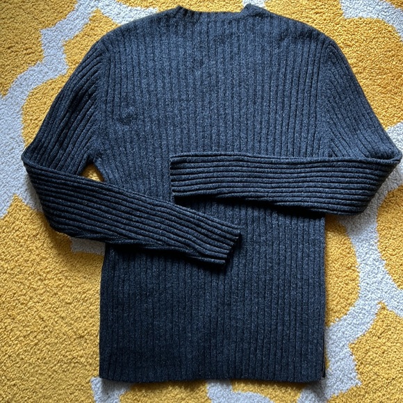 Old navy 100% lambs wool crew neck sweater - Picture 4 of 5